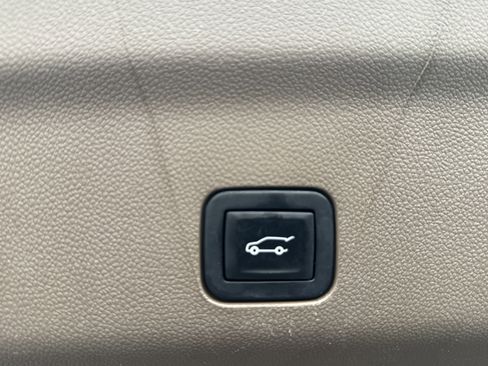 Used 2022 GMC Yukon XL Denali image 20