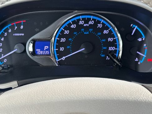 Used 2013 Toyota Sienna XLE FWD image 35