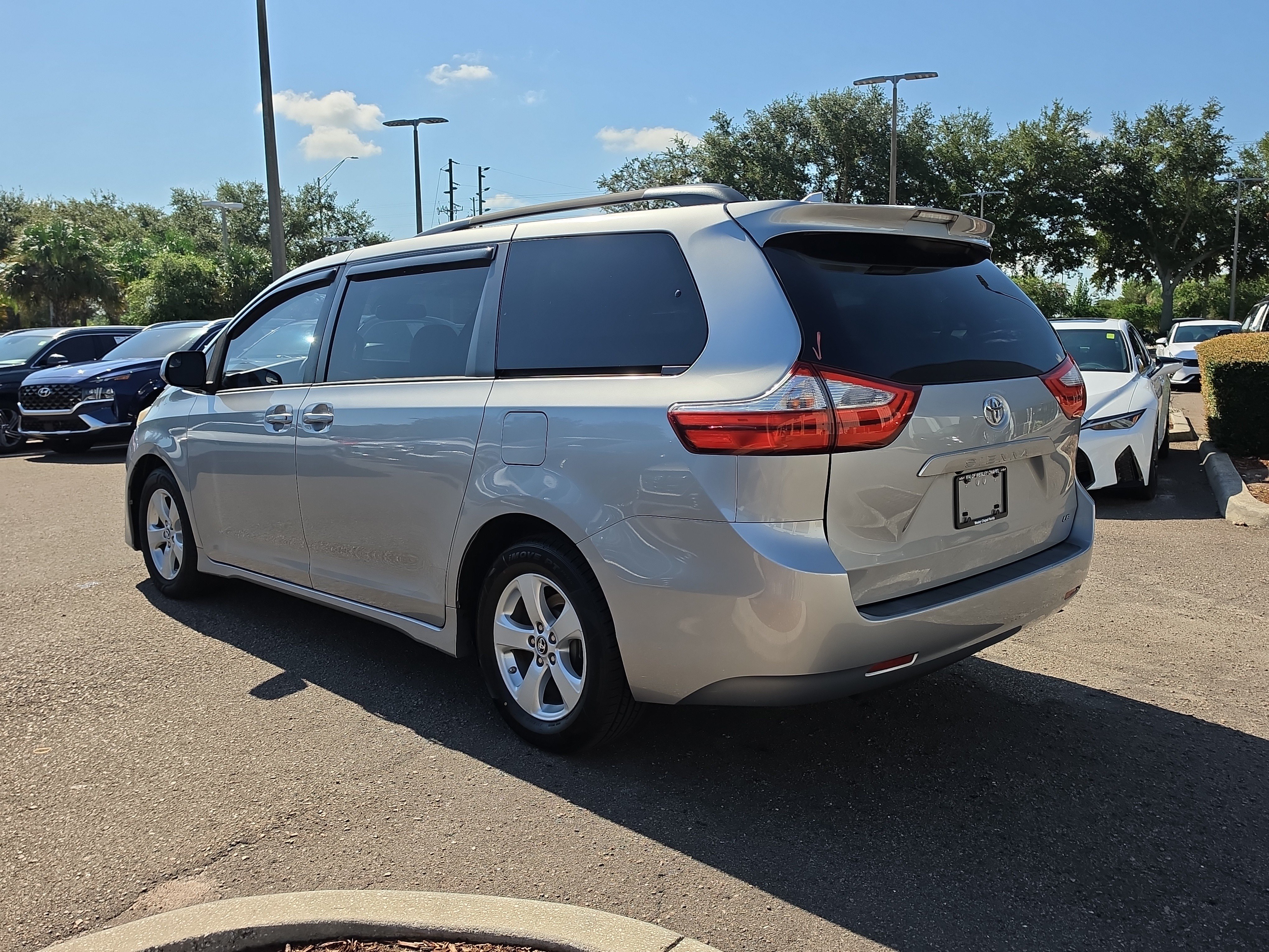 Used 2018 Toyota Sienna LE FWD image 6