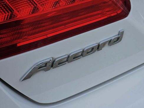 Used 2015 Honda Accord EX-L image 11