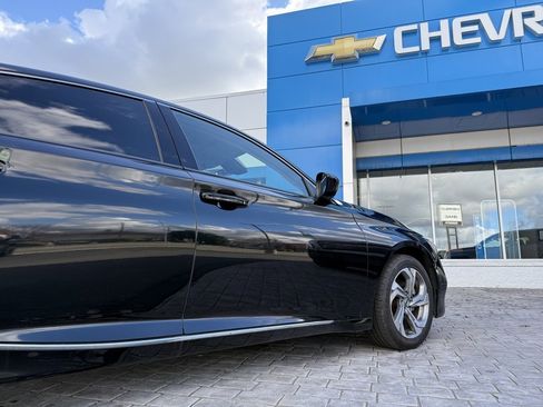 Used 2019 Honda Accord EX image 7