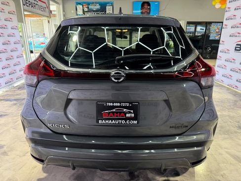 Used 2021 Nissan Kicks S image 5