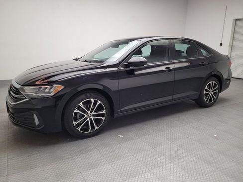 Used 2022 Volkswagen Jetta Sport image 2