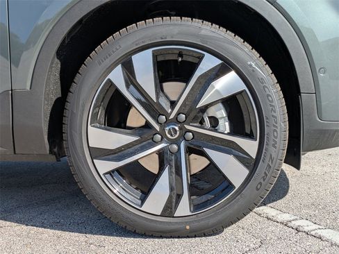 New 2026 Volvo XC40 B5 Plus w/ Protection Package Premier image 11