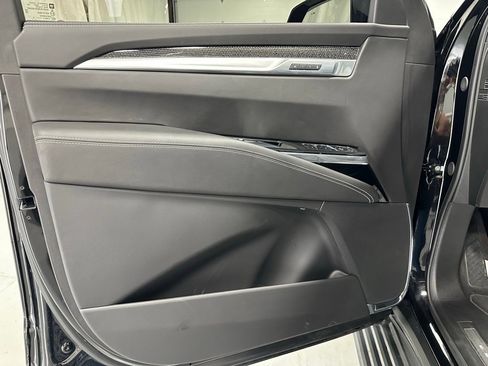 Used 2025 Cadillac Escalade V image 8