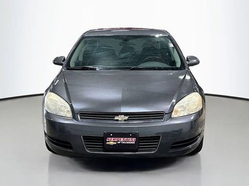 Used 2010 Chevrolet Impala LT FWD image 2