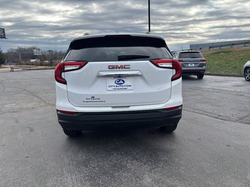 Used 2023 GMC Terrain SLE w/ Driver Convenience Package image 5