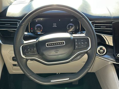 Used 2022 Jeep Wagoneer Series II RWD image 24