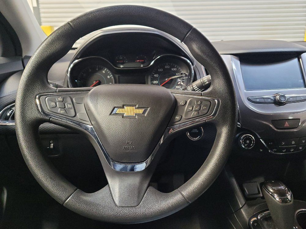 Used 2017 Chevrolet Cruze LT w/ Convenience Package FWD image 22
