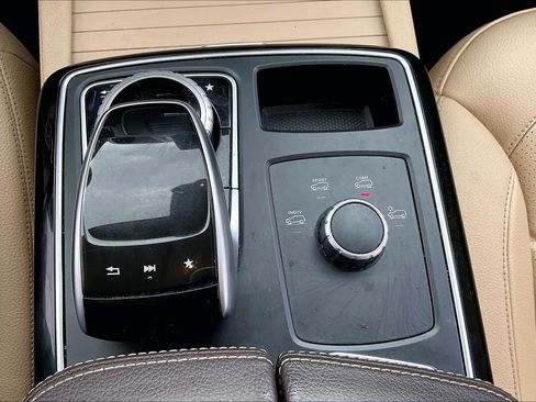 Used 2017 Mercedes-Benz GLE 350 image 33