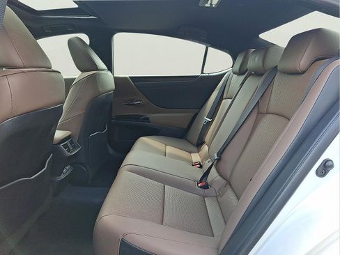 Used 2024 Lexus ES 350 w/ Premium Package FWD image 8