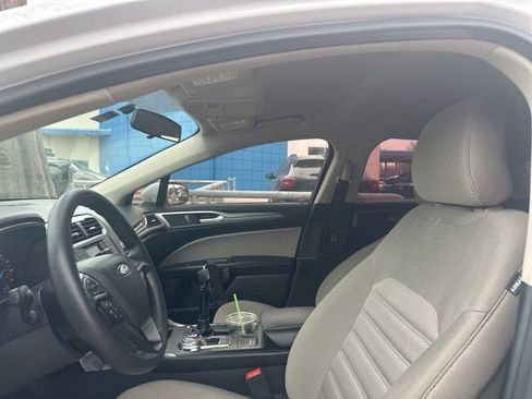 Used 2017 Ford Fusion S image 6