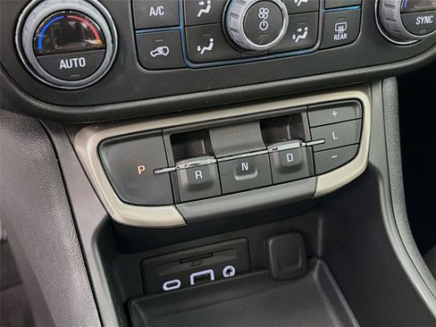 Used 2022 GMC Terrain Denali image 19