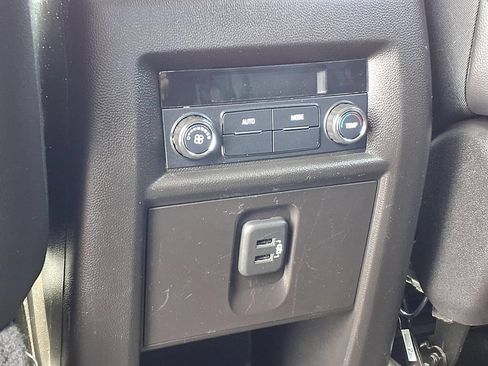 Used 2019 Chevrolet Traverse LT AWD/4WD image 24