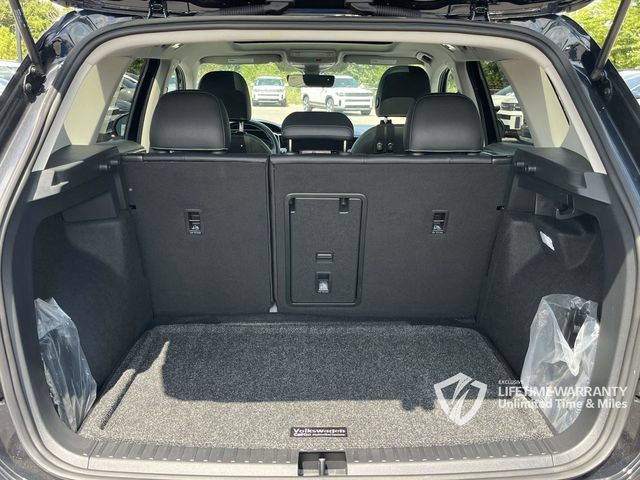 Used 2025 Volkswagen Taos SEL AWD/4WD image 25