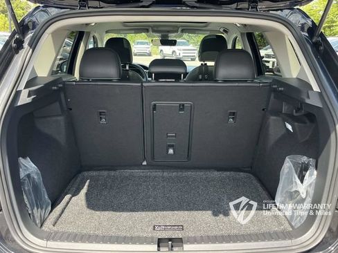 Used 2025 Volkswagen Taos SEL AWD/4WD image 25