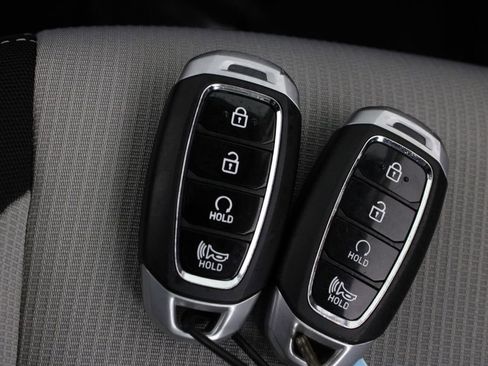 Certified 2024 Hyundai Venue SEL image 29