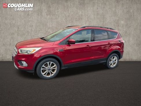 Used 2017 Ford Escape SE w/ Equipment Group 201A FWD image 4
