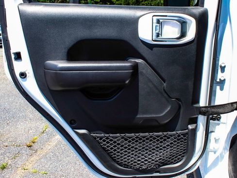 Used 2021 Jeep Wrangler Unlimited Sport AWD/4WD image 10
