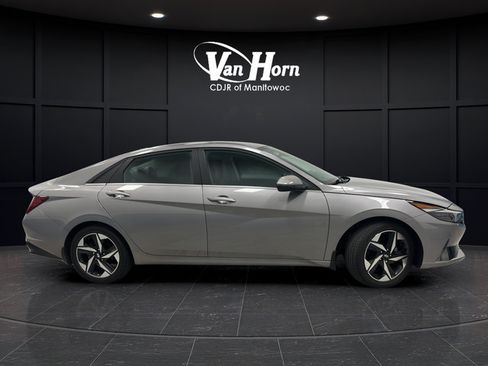 Used 2023 Hyundai Elantra Limited FWD image 8