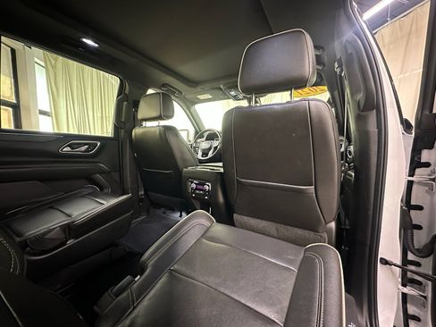 Used 2021 GMC Yukon SLT w/ SLT Luxury Plus Package AWD/4WD image 19