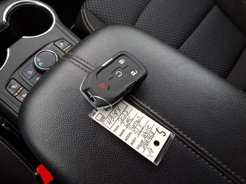 Certified 2022 GMC Terrain SLE w/ Driver Convenience Package image 14