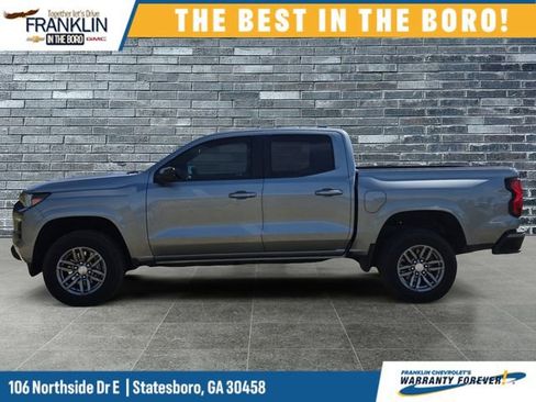 Used 2024 Chevrolet Colorado LT RWD image 2