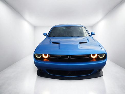 Used 2016 Dodge Challenger R/T Scat Pack w/ Leather Interior Group RWD image 3