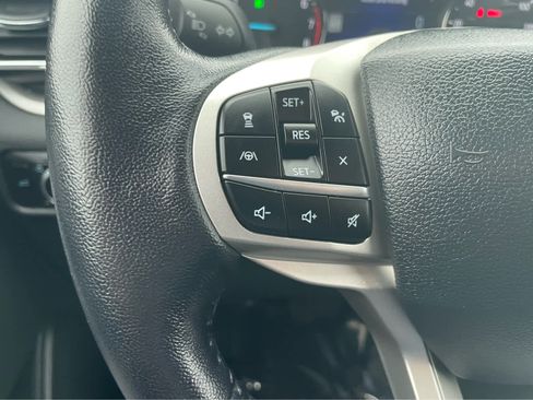 Used 2023 Ford Explorer XLT w/ Equipment Group 202A image 17
