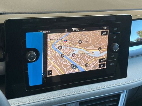 New 2025 Volkswagen Taos SEL image 18