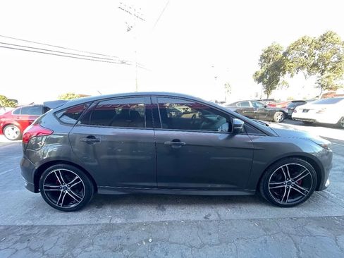 Used 2015 Ford Focus ST FWD image 4
