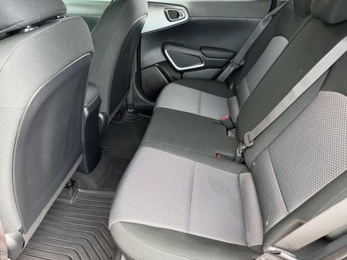 Used 2023 Kia Soul LX FWD image 13