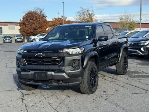 Used 2024 Chevrolet Colorado Trail Boss w/ Technology Package image 10