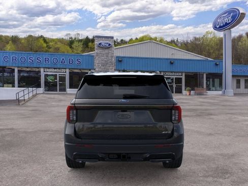 New 2026 Ford Explorer ST-Line w/ ST-Line Street Pack AWD/4WD image 5