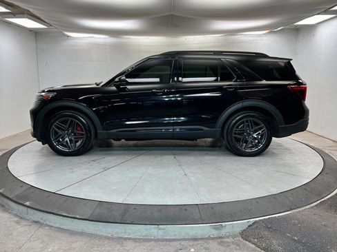 Used 2023 Ford Explorer ST w/ Equipment Group 401A image 2