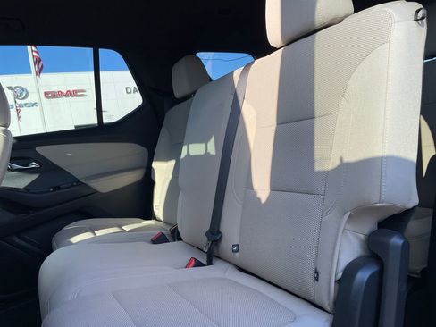 Used 2023 Chevrolet Traverse LS image 10