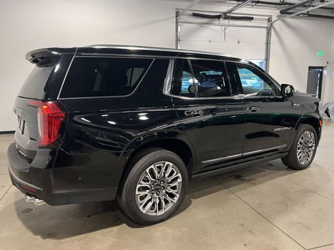 Used 2024 GMC Yukon Denali Ultimate AWD/4WD image 3