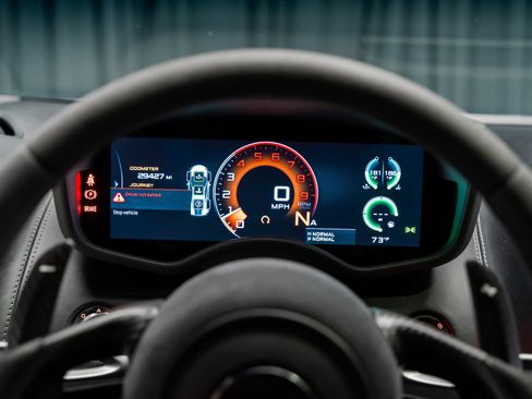Used 2017 McLaren 570S Coupe RWD image 46