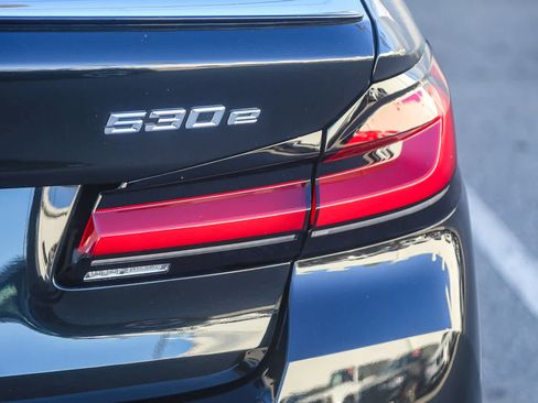 Certified 2023 BMW 530e w/ M Sport Package image 7