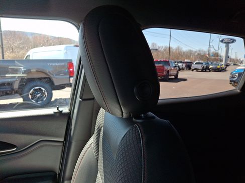 Used 2021 Chevrolet TrailBlazer RS w/ Convenience Package image 17