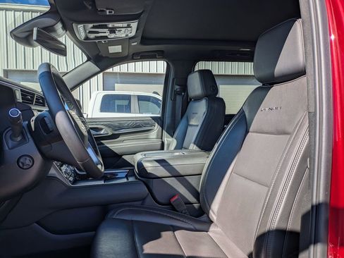 Used 2024 GMC Yukon XL Denali image 14