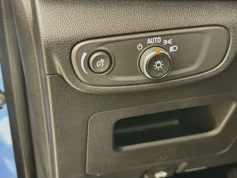 Used 2024 Chevrolet TrailBlazer LS w/ LS Convenience Package FWD image 11