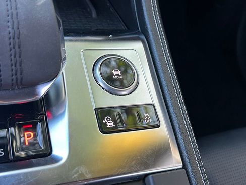 Used 2025 Jaguar F-PACE R-Dynamic S image 51