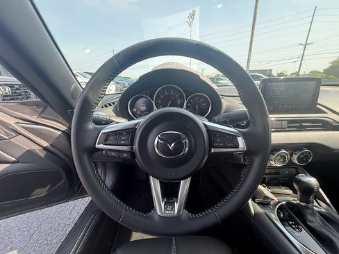 Used 2021 MAZDA MX-5 Miata RF Grand Touring RWD image 18