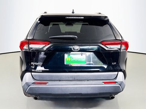 Used 2020 Toyota RAV4 LE image 8