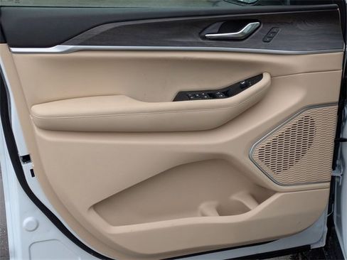 New 2026 Jeep Grand Cherokee Limited image 12