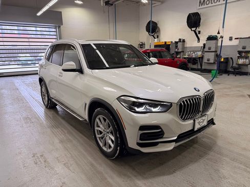 Used 2022 BMW X5 xDrive40i w/ Premium Package image 7
