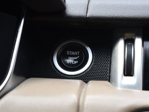 Used 2018 Land Rover Range Rover HSE image 36