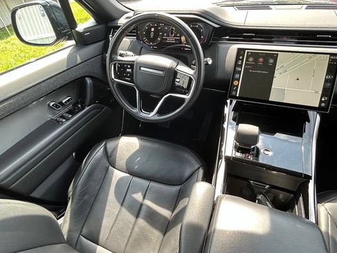 Used 2025 Land Rover Range Rover Sport SE AWD/4WD image 9