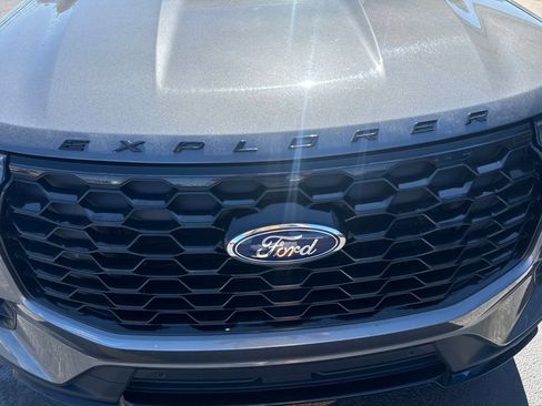 Used 2025 Ford Explorer ST-Line AWD/4WD image 14
